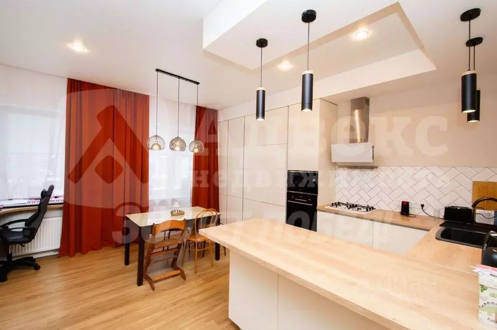 Таунхаус в Тюменская область, Тюмень ул. Василия Борисова, 13 (141 м) - Фото 1