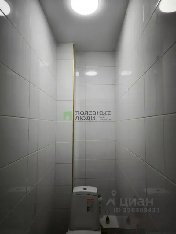 2-к кв. Томская область, Северск Первомайская ул., 9 (62.0 м) - Фото 0