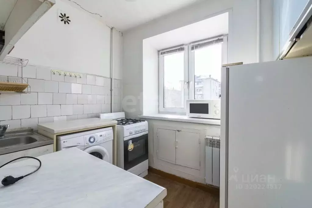 2-к кв. Тюменская область, Тюмень Волгоградская ул., 109 (44.0 м) - Фото 0
