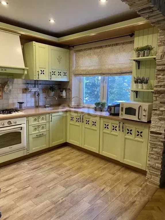 2-к кв. Белгородская область, Шебекино ул. Шумилова, 22 (53.7 м) - Фото 0