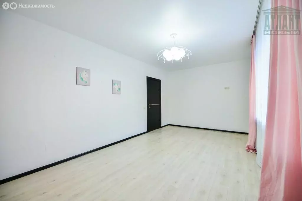 3-комнатная квартира: Хабаровск, улица Истомина, 41 (102.5 м) - Фото 0