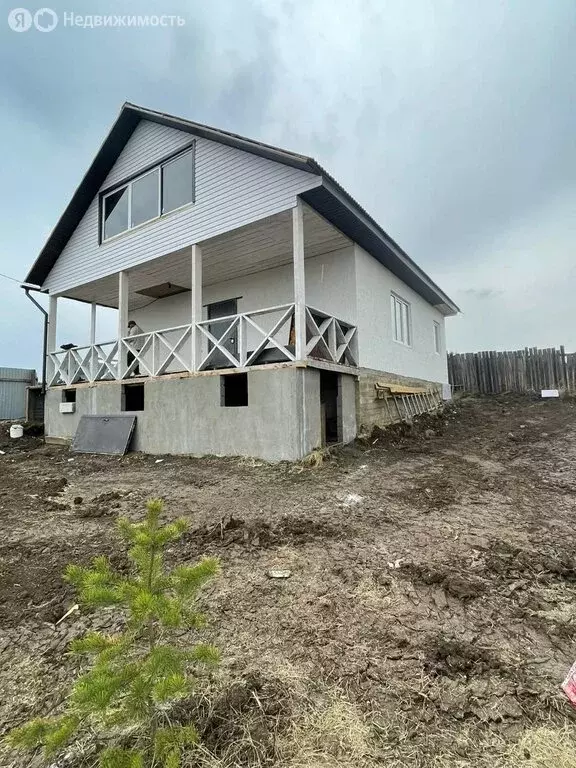 Дом в село Хомутово, улица Михаила Черникова (160 м) - Фото 1