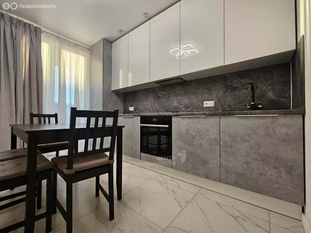 1-комнатная квартира: Казань, улица Родины, 24В (43 м) - Фото 2