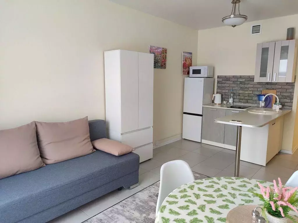 1-к кв. Свердловская область, Екатеринбург ул. Хуторская, 1 (41.6 м) - Фото 1