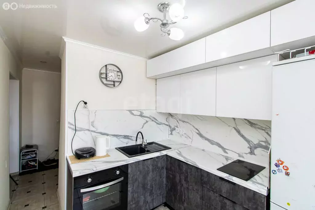 1-комнатная квартира: Тюмень, улица Республики, 237 (36 м) - Фото 1