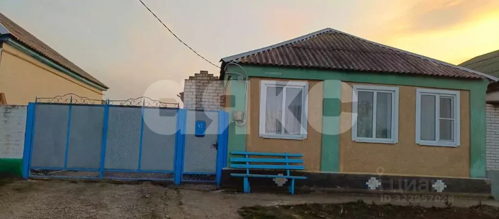 Дом в Ставропольский край, Благодарненский муниципальный округ, с. ... - Фото 1