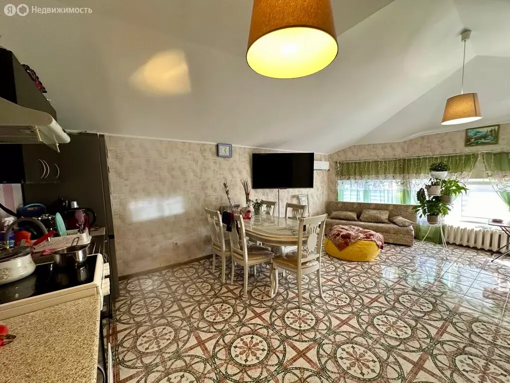 2-комнатная квартира: Анапа, Промышленная улица, 7А (90 м) - Фото 0