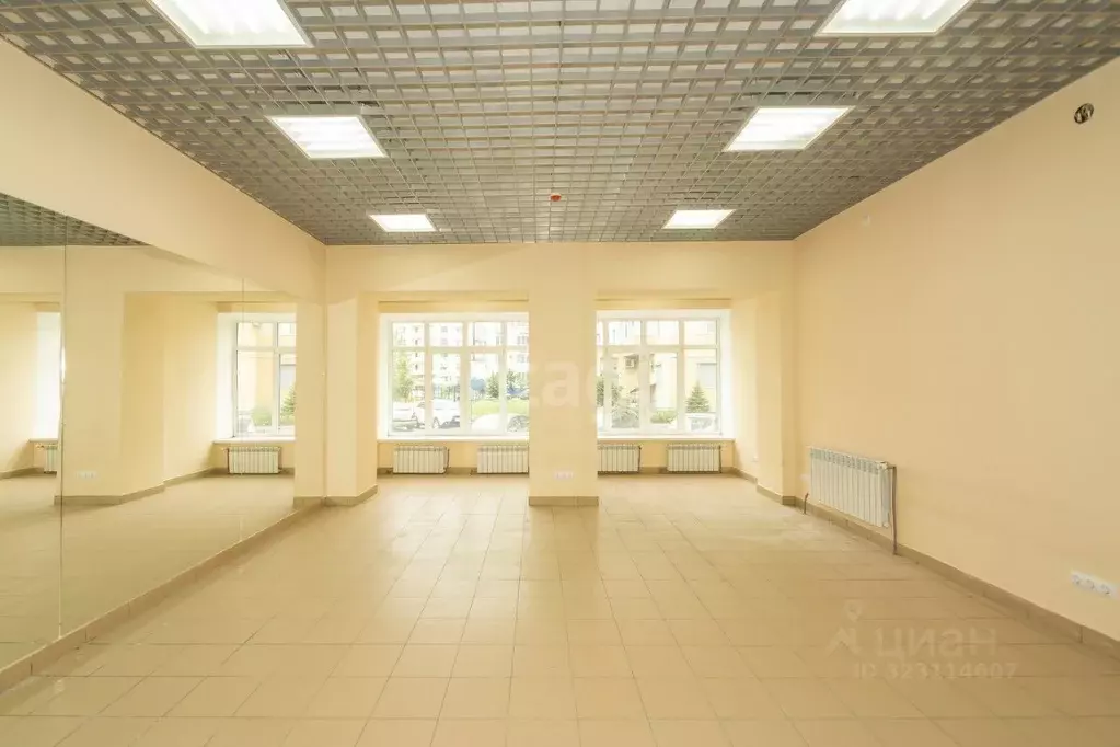 Помещение свободного назначения в Ростовская область, Батайск Речная ... - Фото 0