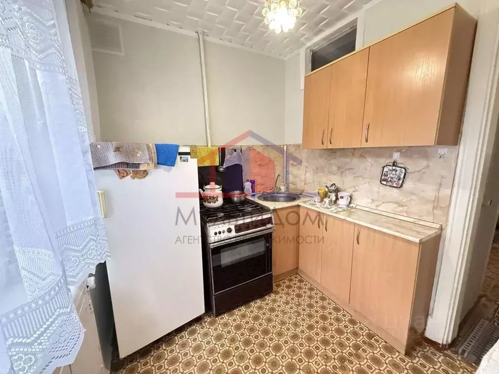 3-к кв. Белгородская область, Губкин ул. Лазарева, 28 (62.4 м) - Фото 0