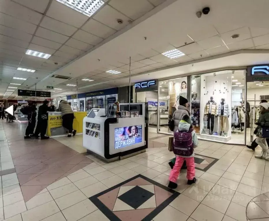 Торговая площадь в Пермский край, Пермь ул. Революции, 60/1 (95 м) - Фото 1