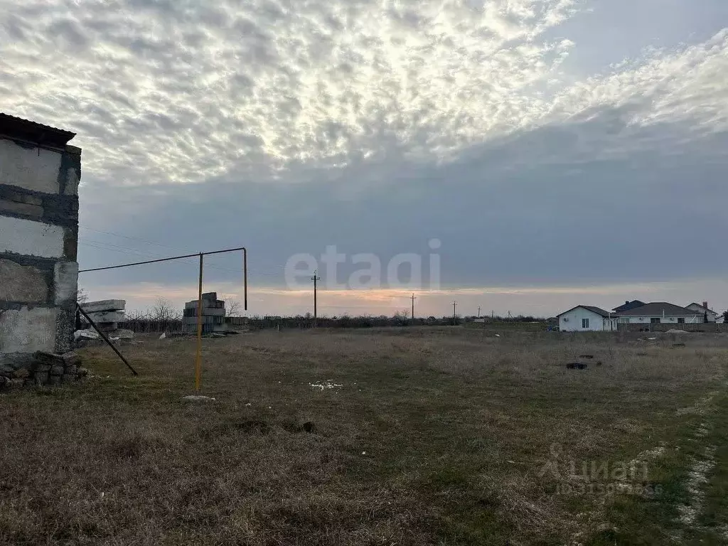 Участок в Крым, Сакский район, с. Ромашкино ул. Вольная (16.94 сот.) - Фото 0