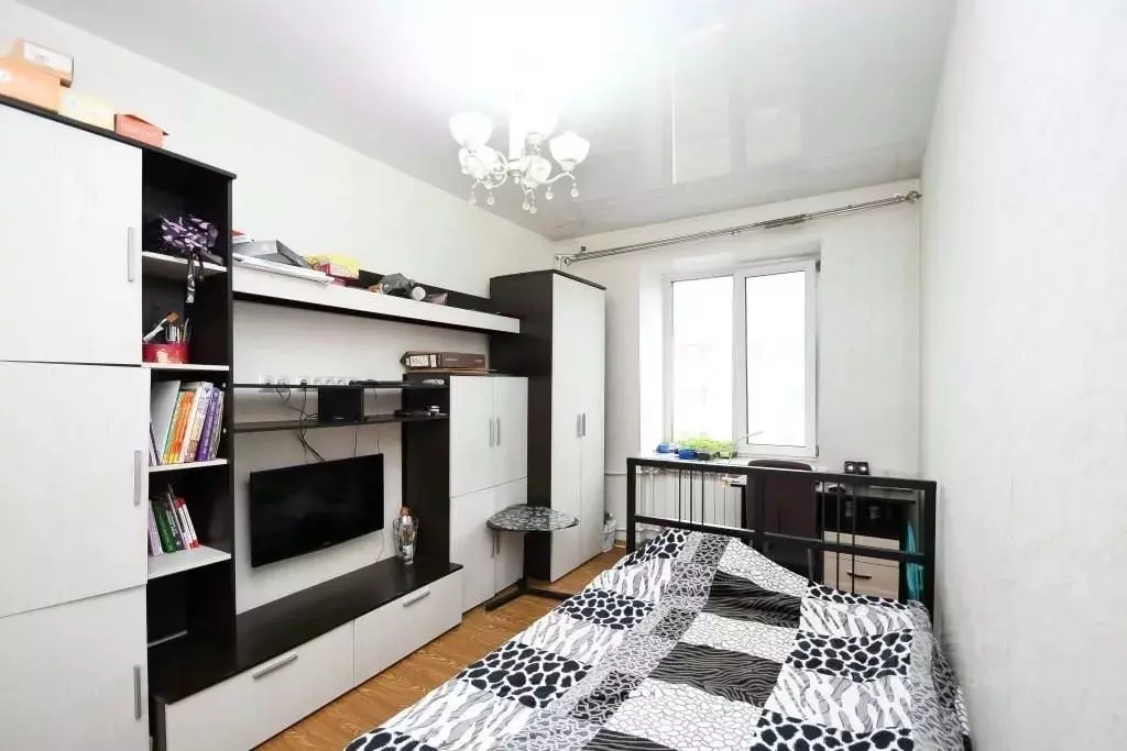 3-к кв. Омская область, Омск ул. Пушкина, 109 (64.0 м) - Фото 2