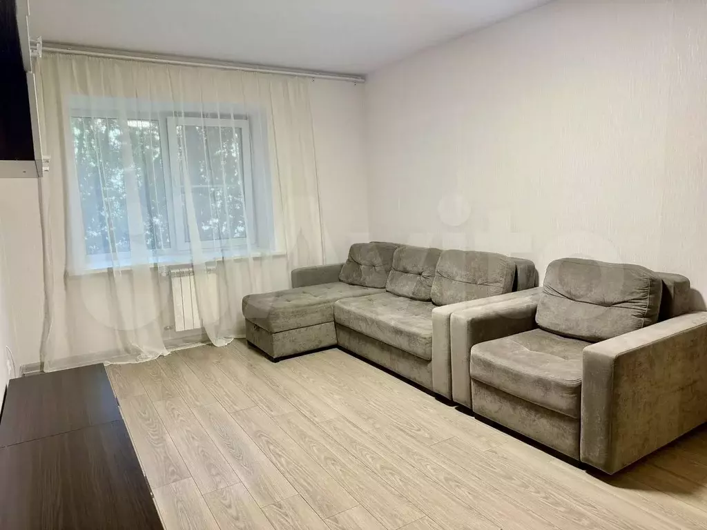 2-к. квартира, 60 м, 1/6 эт. - Фото 1