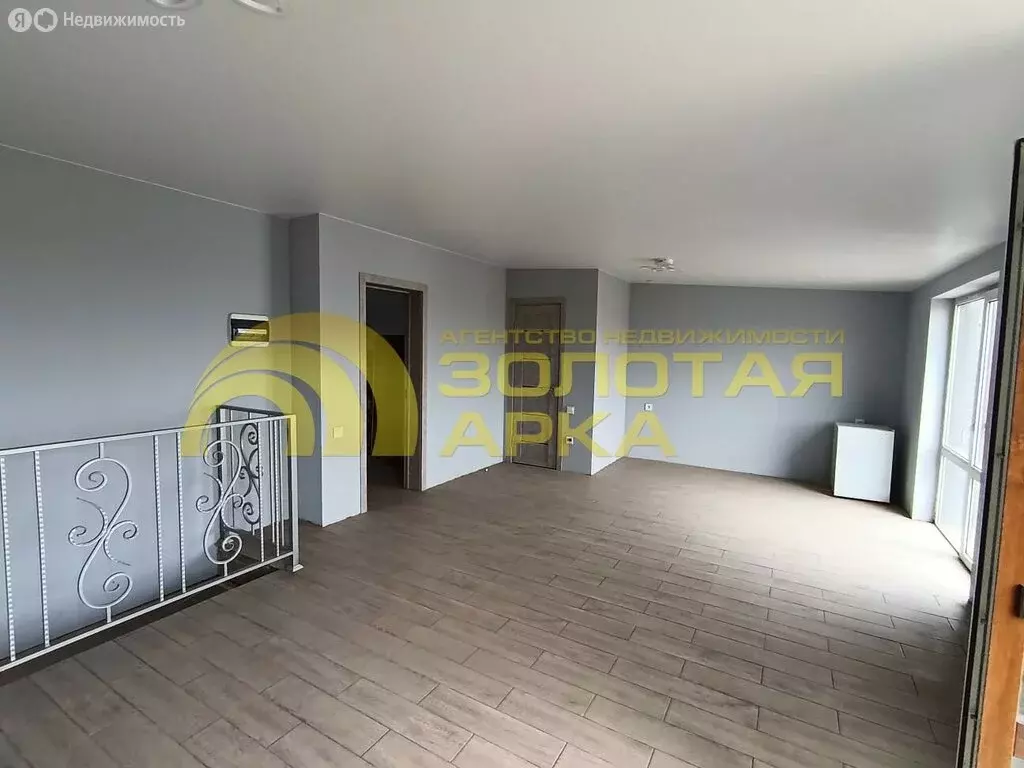 Дом в Анапа, улица Ивана Голубца (230 м) - Фото 1
