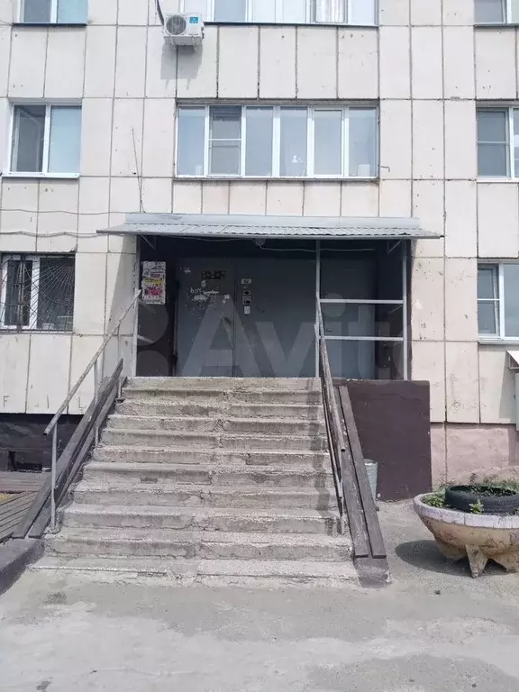 Комната 9,5 м в 1-к., 2/9 эт. - Фото 0