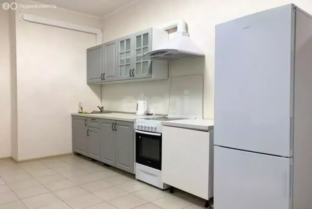 3-комнатная квартира: Москва, улица Камова, 5 (77 м) - Фото 1