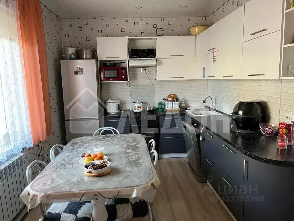 Дом в Омская область, Омск СОСН Интернационалист тер.,  (168 м) - Фото 1