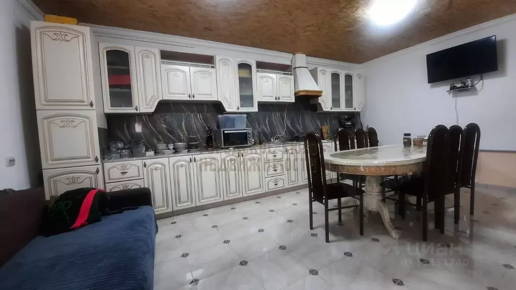 Дом в Кабардино-Балкария, Чегем ул. Имени П.Т. Ворокова (300.0 м) - Фото 0