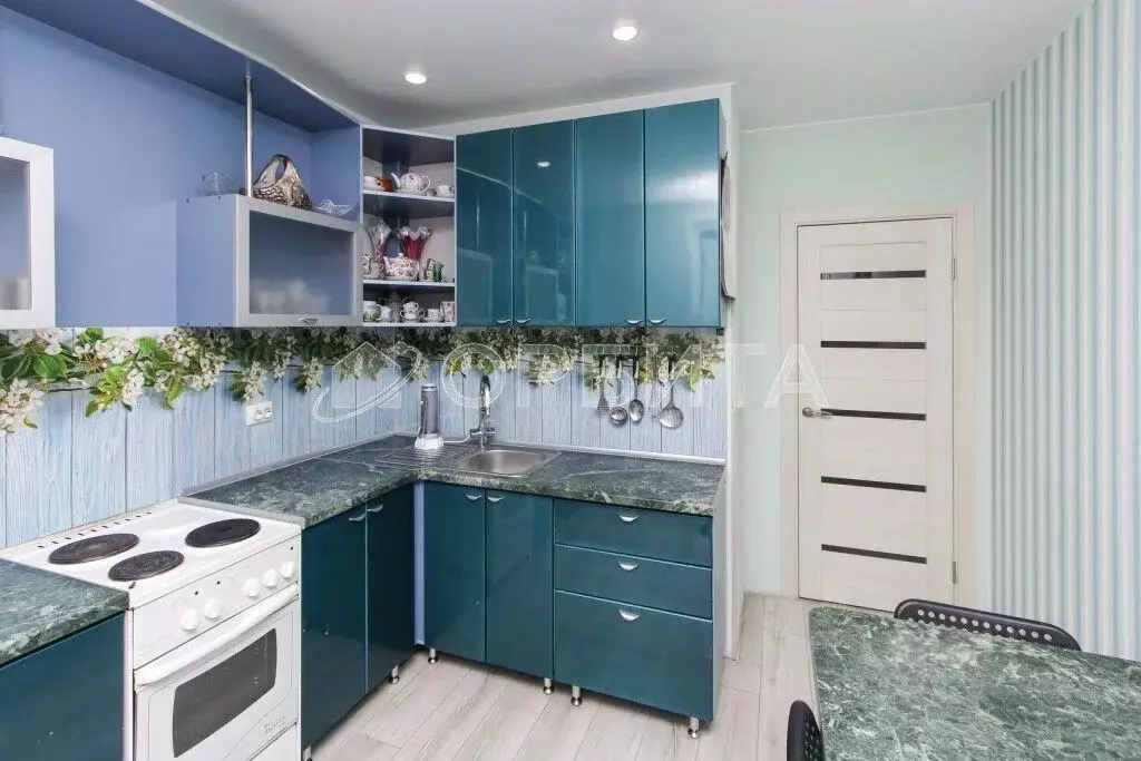 2-к кв. Тюменская область, Тюмень ул. Александра Протозанова, 12к1 ... - Фото 1