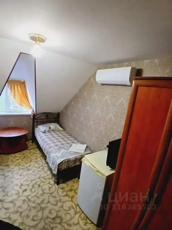 Комната Краснодарский край, Сочи ул. Ленина, 131 - Фото 1