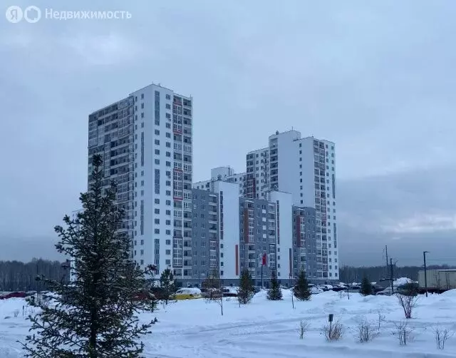 3-комнатная квартира: деревня Патрушева, улица Петра Ершова, 10 (70.5 ... - Фото 1