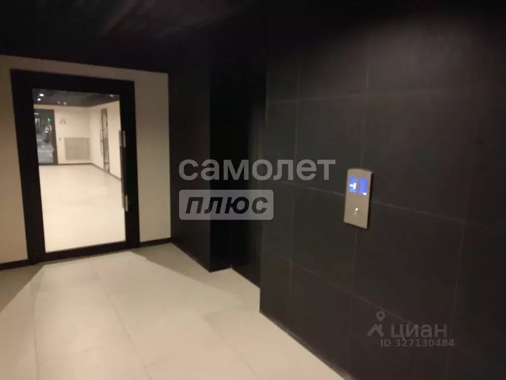 Гараж в Омская область, Омск ул. Б.Г. Шаронова, 9 (18 м) - Фото 2