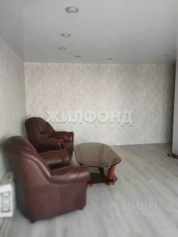 2-к кв. Кемеровская область, Инской пгт ул. Ильича, 18 (45.0 м) - Фото 0