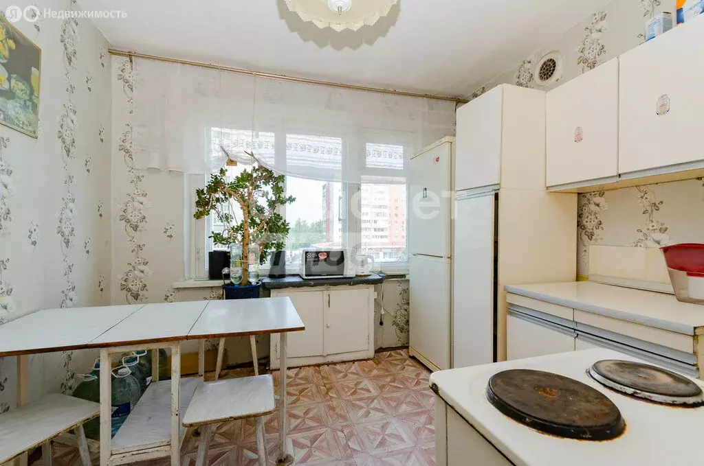 3-комнатная квартира: Челябинск, Комсомольский проспект, 83 (69 м) - Фото 0