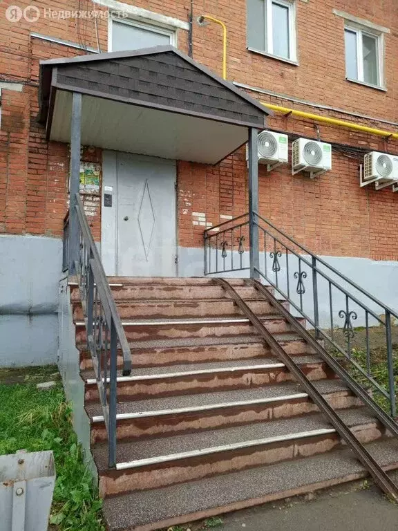 3-комнатная квартира: Сарапул, улица 20 лет Победы, 1А (58.6 м) - Фото 2