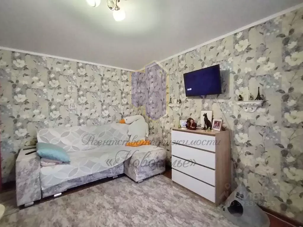 1-к кв. Белгородская область, Старый Оскол Стадионный пер., 6 (30.7 м) - Фото 2