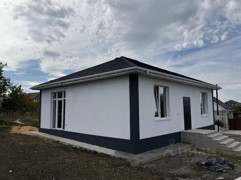 Дом в Крым, Симферопольский район, Добровское с/пос, с. Пионерское ул. ... - Фото 2