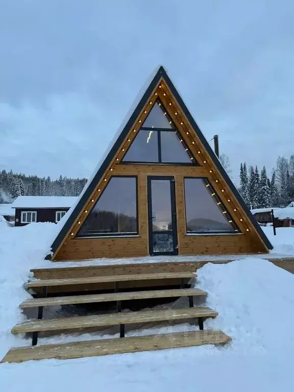 Дом в Пермский край, Красновишерский муниципальный округ, пос. ... - Фото 1