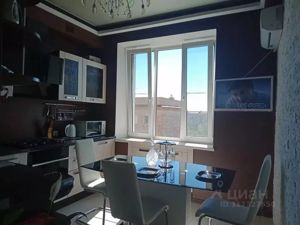 2-к кв. Волгоградская область, Волгоград ул. Гагарина, 2 (60.0 м) - Фото 0