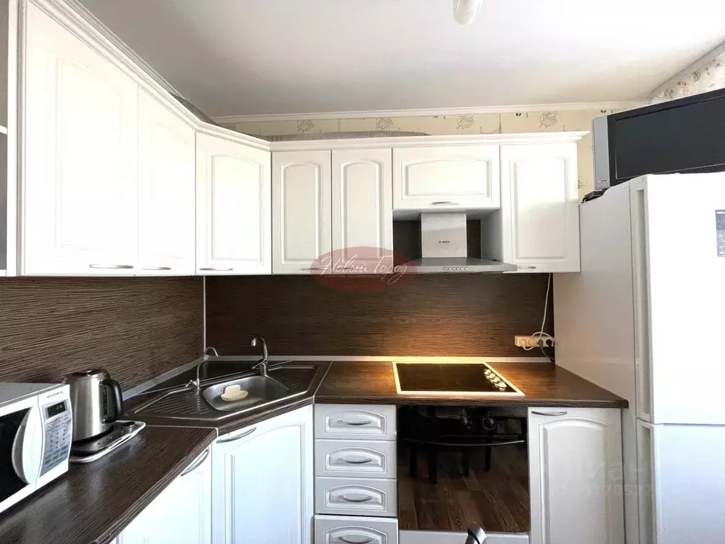 2-к кв. Тюменская область, Тюмень ул. Газовиков, 25 (52.7 м) - Фото 2