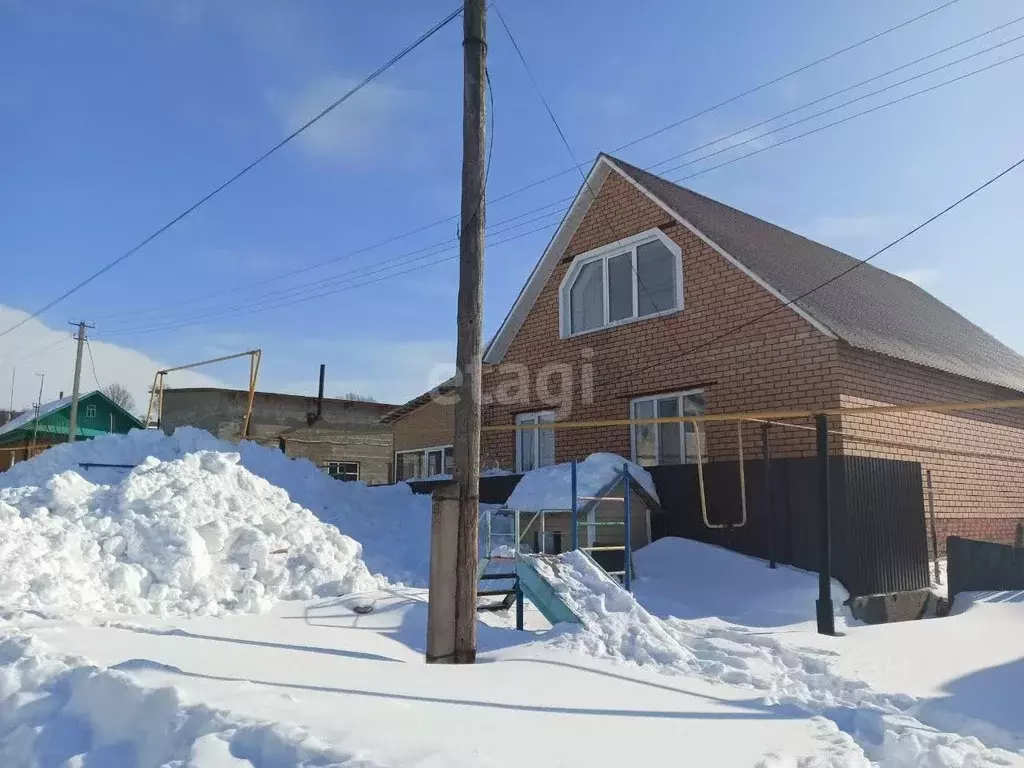 Дом в Башкортостан, Бирский район, Силантьевский сельсовет, с. ... - Фото 1