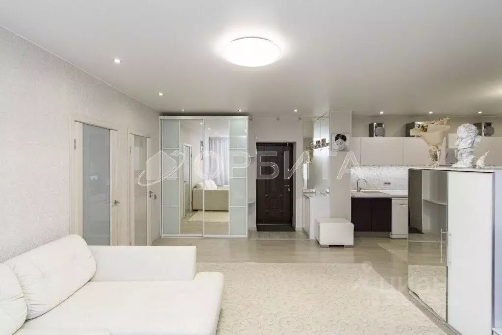 1-к кв. Тюменская область, Тюмень Харьковская ул., 68 (67.7 м) - Фото 1