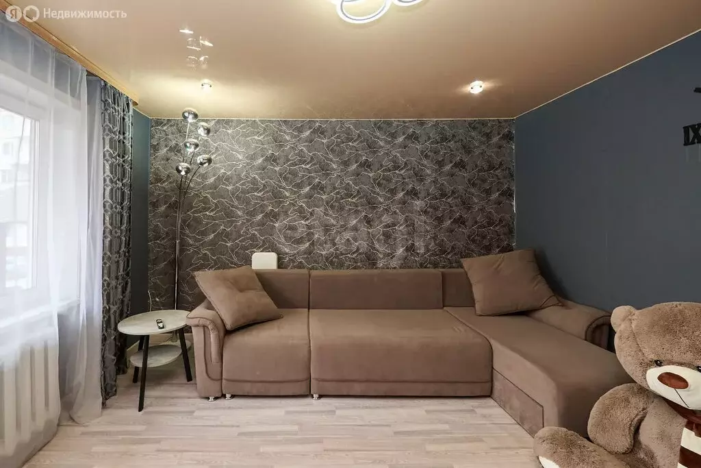 3-комнатная квартира: Кемерово, Октябрьский проспект, 97 (61.6 м) - Фото 2