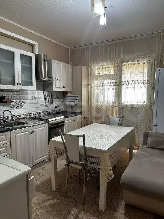 1-к. квартира, 52 м, 2/8 эт. - Фото 0