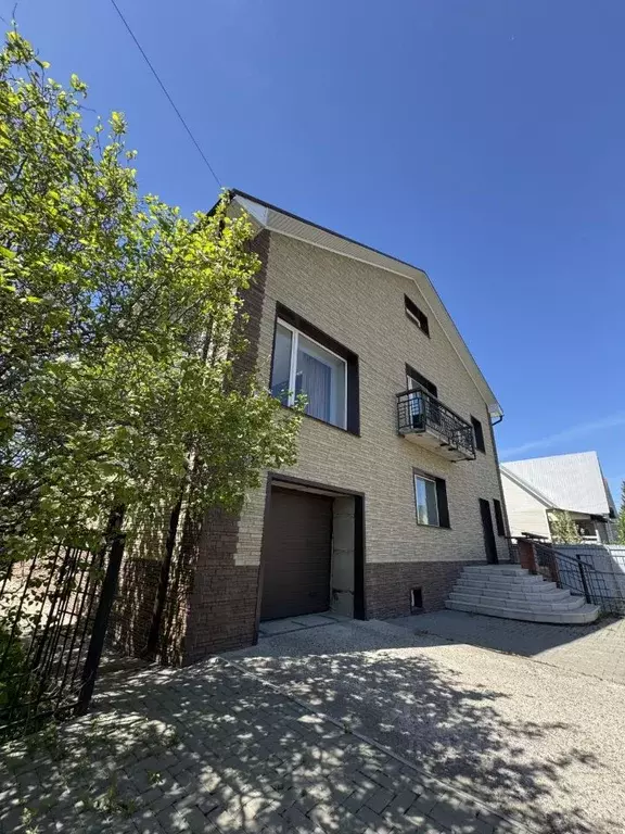 Коттедж в Алтайский край, Барнаул Спутник мкр,  (450 м) - Фото 1