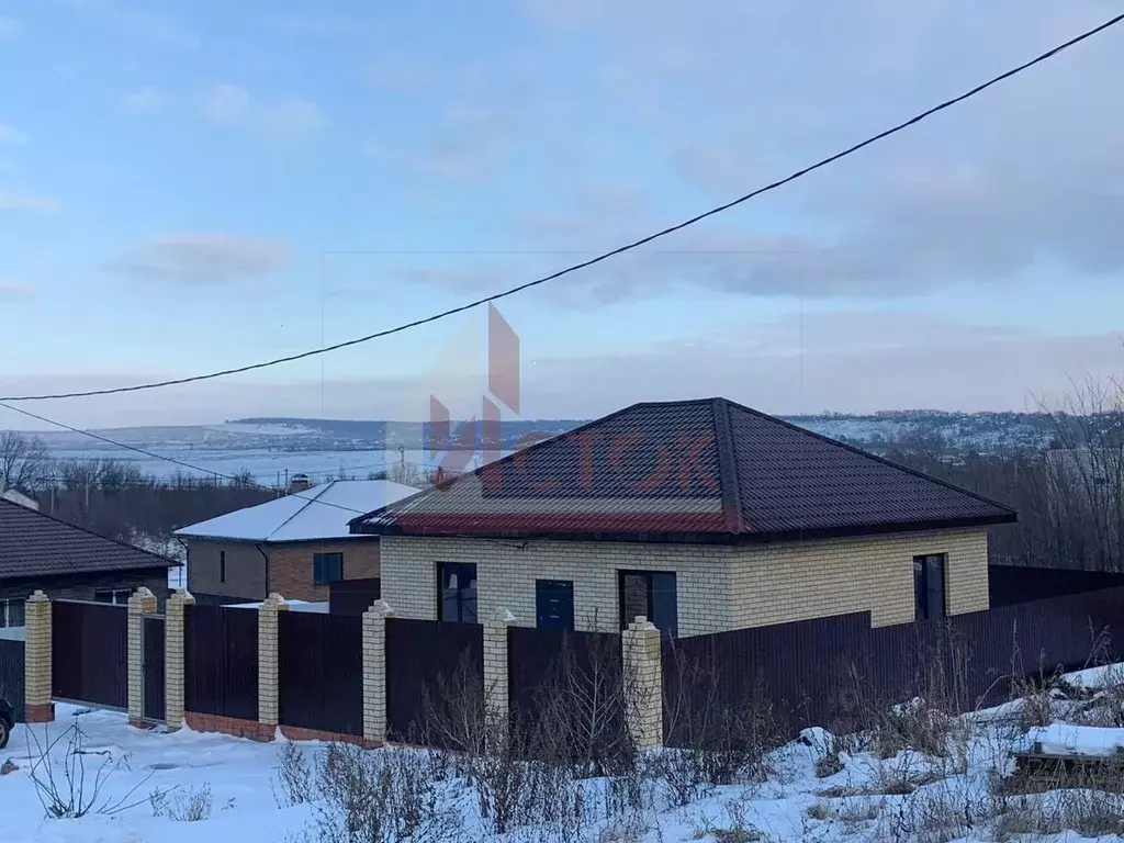 Дом в Саратовская область, Саратов ул. Малая Клеверная (83 м) - Фото 0