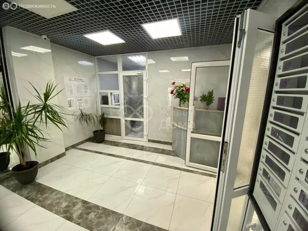 Квартира-студия: Волгоград, улица имени Ивана Морозова, 4 (50.2 м) - Фото 1