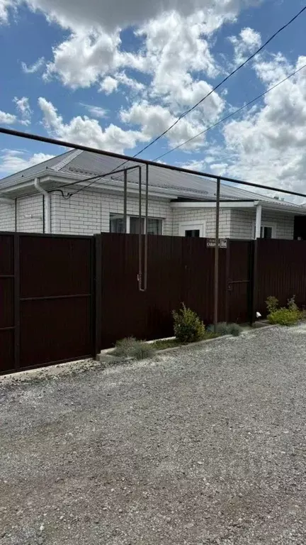 Дом в Ставропольский край, Шпаковский муниципальный округ, с. Надежда ... - Фото 1