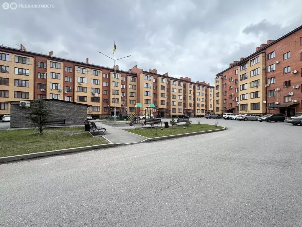 2-комнатная квартира: Владикавказ, улица Курсантов-Кировцев, 29к6 ... - Фото 1