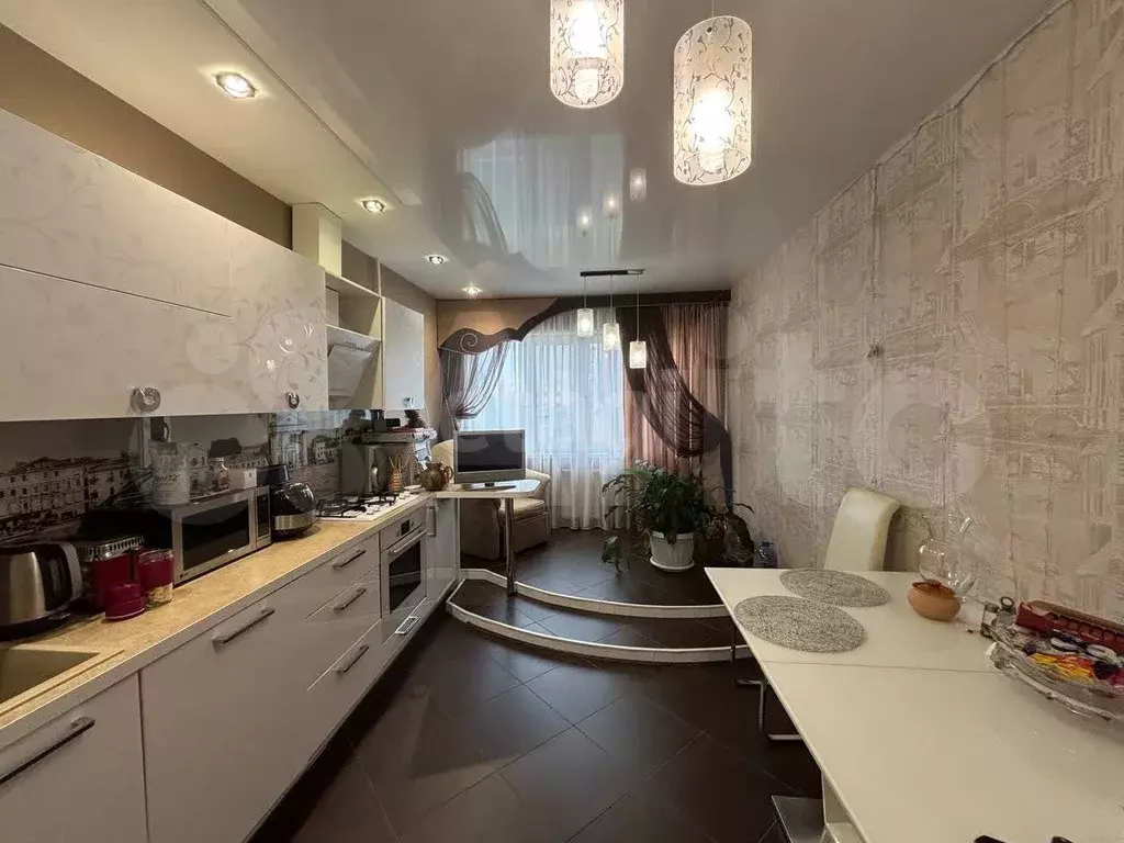 2-к. квартира, 71 м, 2/7 эт. - Фото 0