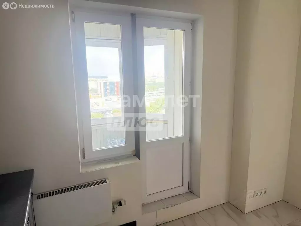 3-комнатная квартира: посёлок городского типа Новоивановское, ... - Фото 2