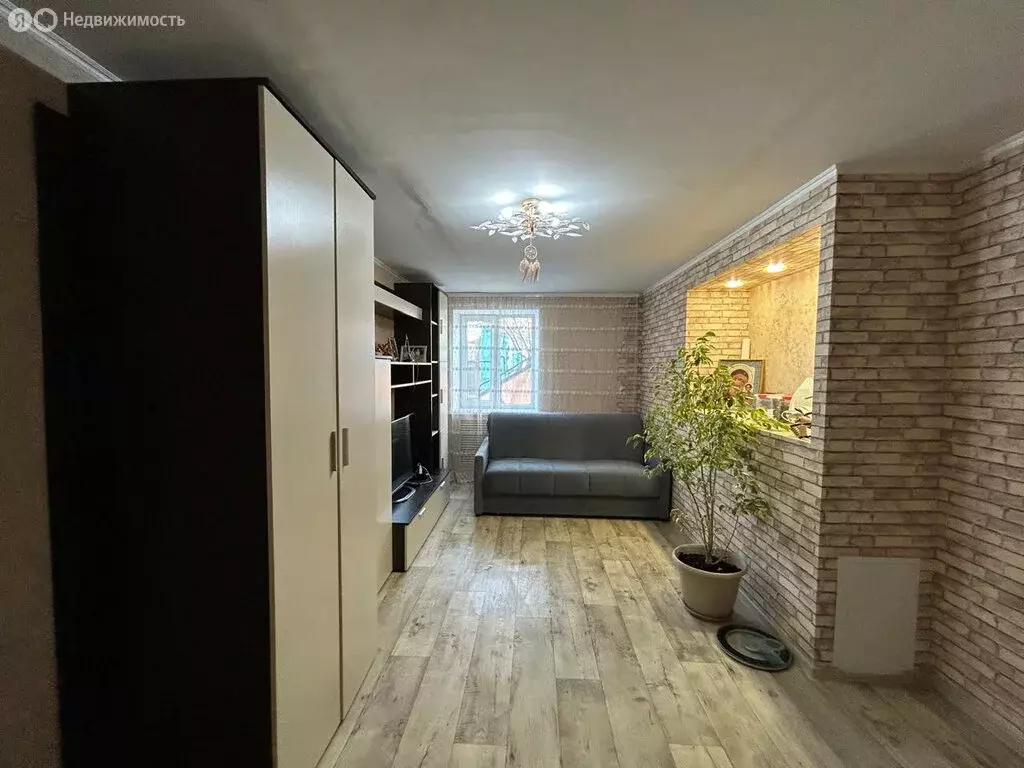 3-комнатная квартира: Астрахань, Розовая улица, 3 (74.2 м) - Фото 1