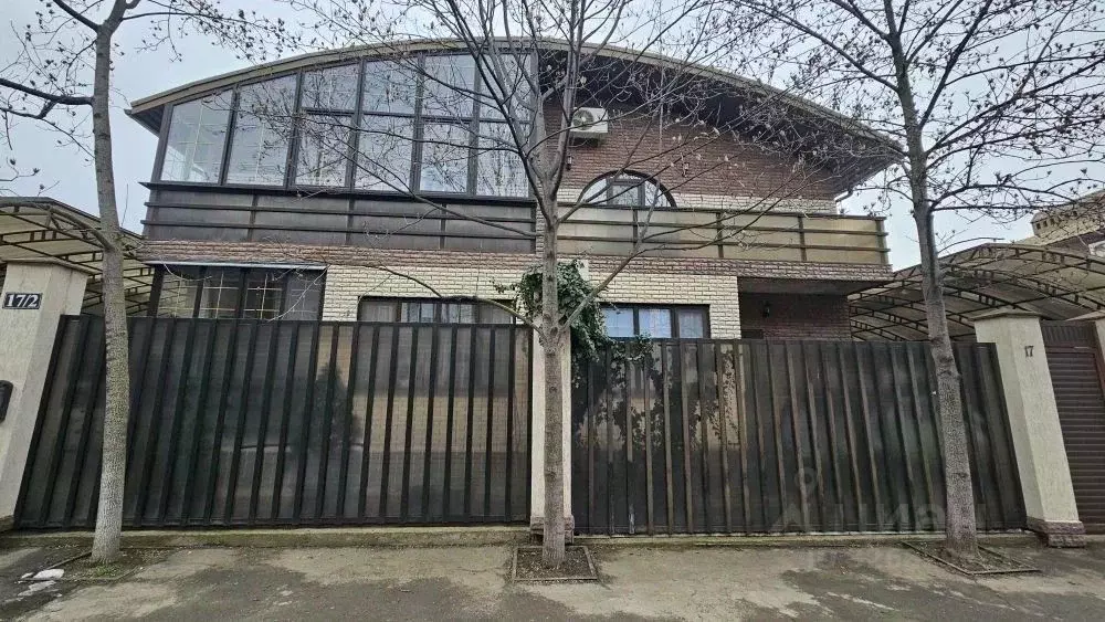 Дом в Краснодарский край, Краснодар ул. Цезаря Куникова (120 м) - Фото 1