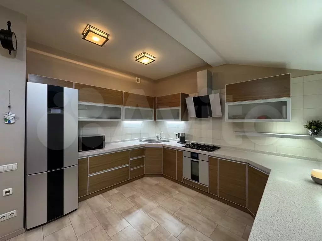 3-к. квартира, 130 м, 10/10 эт. - Фото 0