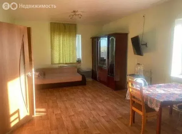 Дом в Тюменская область, Ялуторовский муниципальный округ, деревня ... - Фото 1