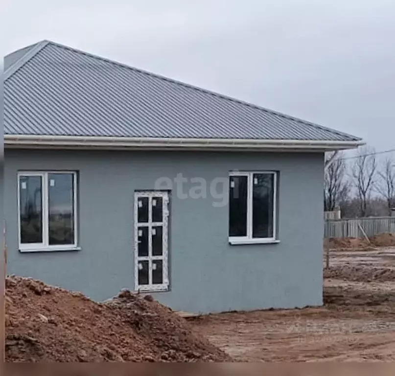 Дом в Саратовская область, Энгельсский район, Красноярское ... - Фото 1